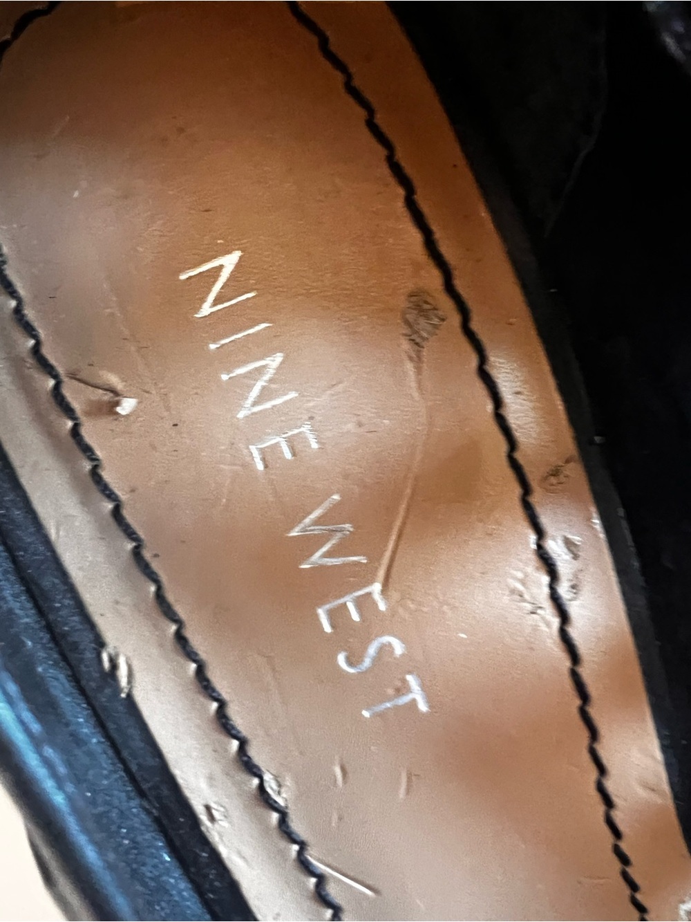 Nine West Black Leather Cutout Pumps Size 7 Round Toe Career Quiet Luxury - Picture 3 of 12